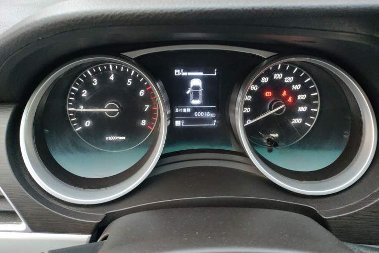 Used Baojun 730 2016 Revised 1.5L Manual Standard Version 7 Seats China V Emission Standard