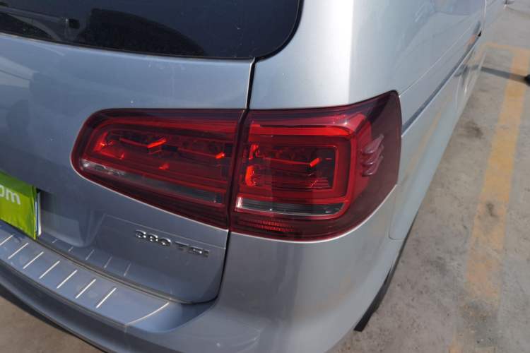 Used Volkswagen Sharan 2018 Revised Version 380TSI Comfort Edition 7-Seater
