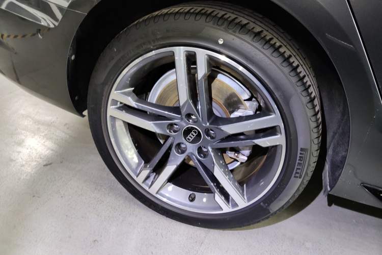 Used Audi A4L 2022 40 TFSI Luxury Dynamic Model