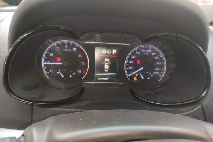 Used Dongfeng Aeolus AX7 2016 2.0L Automatic Zhiyi Trim
