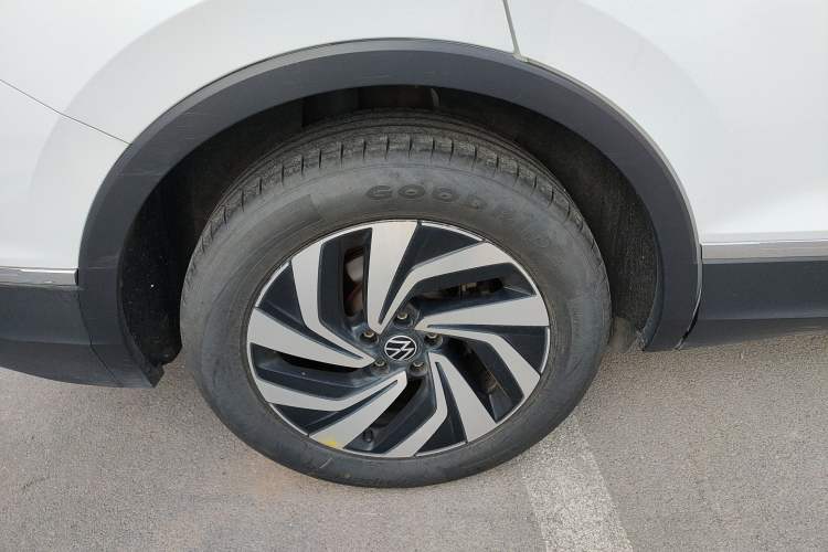 Used Volkswagen Tiguan L 2024 300TSI Automatic Two-Wheel Drive Smart Edition
