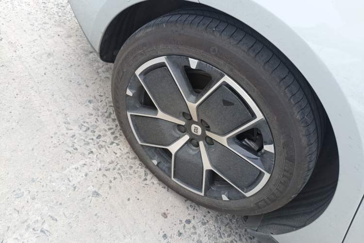 Used  SU7 2024 Rear-Drive Standard Founder Edition