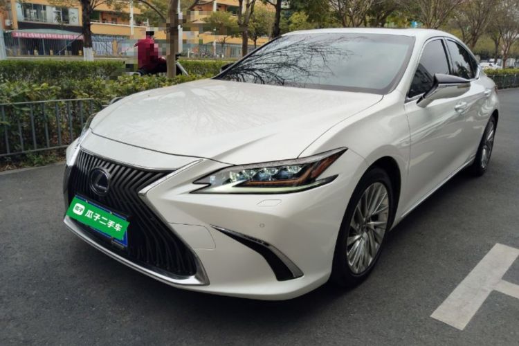 Used Lexus ES 2020 300h Executive Edition