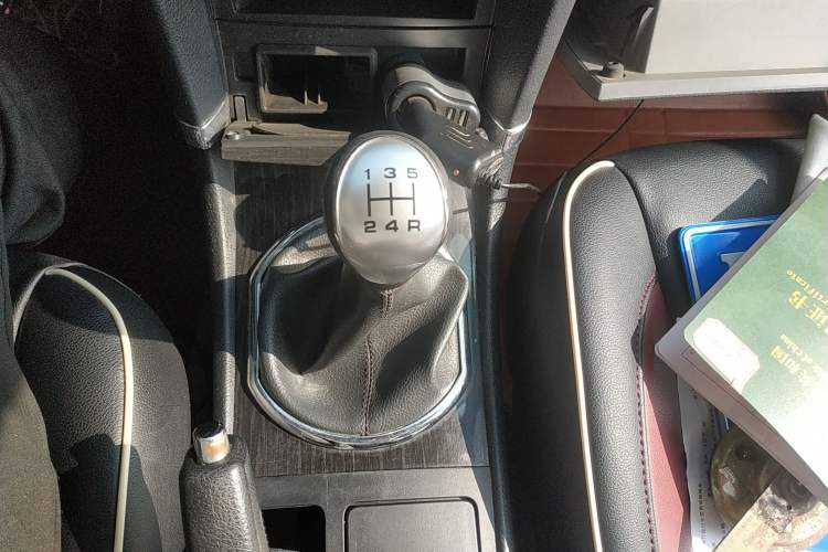 Used Zotye Z300 2014 New Vision 1.5L Manual Luxury Model
