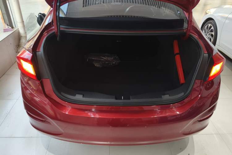 Used Chevrolet Cruze 2017 1.5L Automatic Pioneer Sunroof Edition
