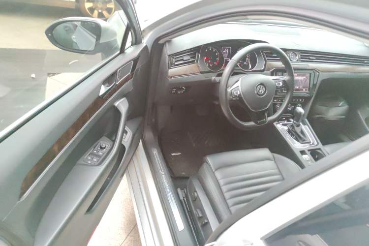 Used Volkswagen Magotan 2019 380TSI DSG Luxury Version China VI Standard
