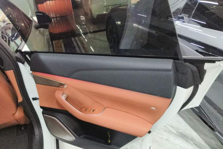 Used ONVO L60 2024 60 kWh Rear-Drive Version
