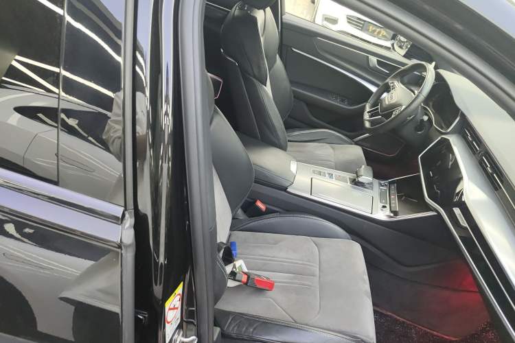 Used Audi A6L 2022 40 TFSI Luxury Dynamic Model
