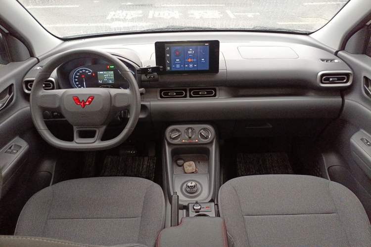 Used Wuling Hongguang New Energy 2024 All-Electric Model 300KM Standard Version
