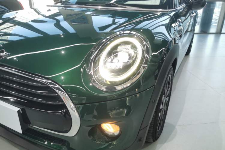 Used  MINI 2018 1.5T COOPER Classic Edition Five-Door Version
