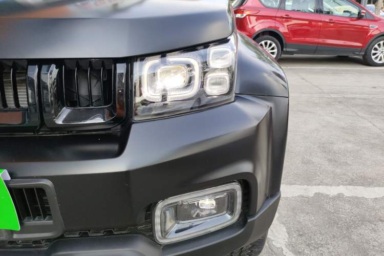 Used Beijing Auto BJ40 2023 2.0D Automatic Four-Wheel Drive Blade Hero Edition Adventurer Type