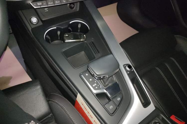 Used Audi A4L 2022 40 TFSI Fashion Dynamic Model
