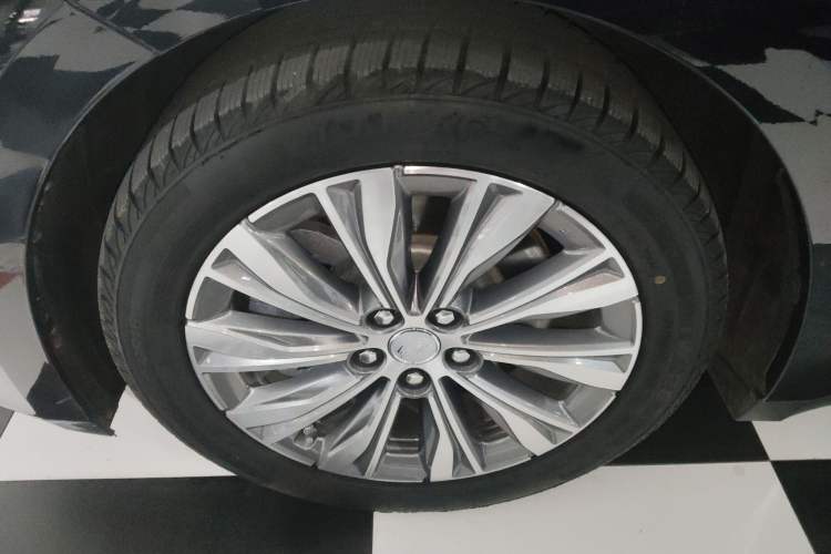 Used Hongqi E-QM5 2023 620km PLUS
