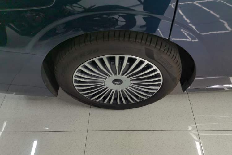 Used VOYAH Dream 2025 PHEV Four-Wheel-Drive Flagship Kunpeng Edition
