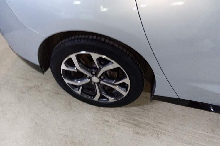 Used Buick VELITE 5 2017 Stylish Extended-Range Model
