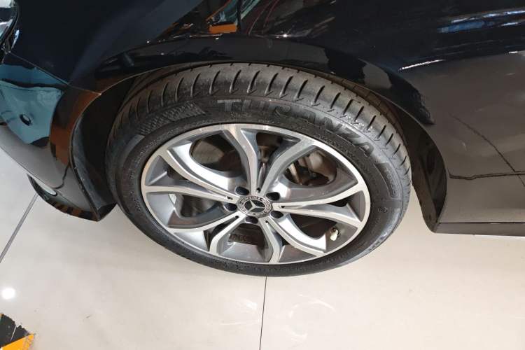 Used Mercedes-Benz E-Class 2021 E 300 L Sporty and Stylish Model
