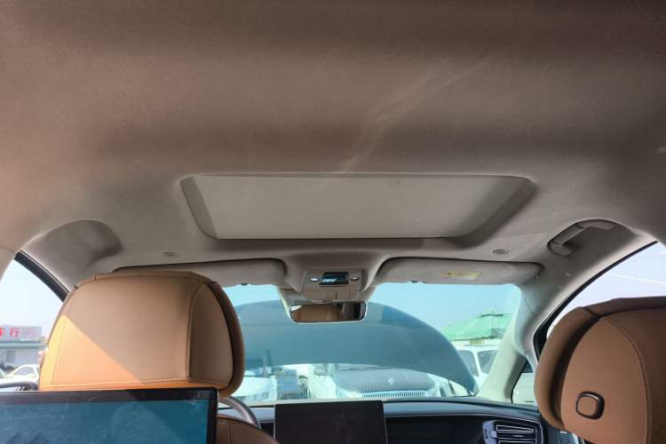 Used Denza D9 2022 DM-i 970 Four-Wheel Drive Flagship Model
