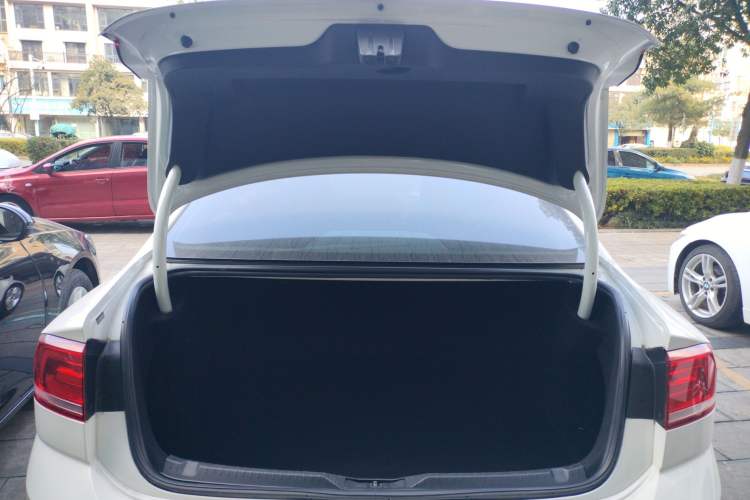 Used Volkswagen Lamando 2018 230TSI DSG Fashion Edition
