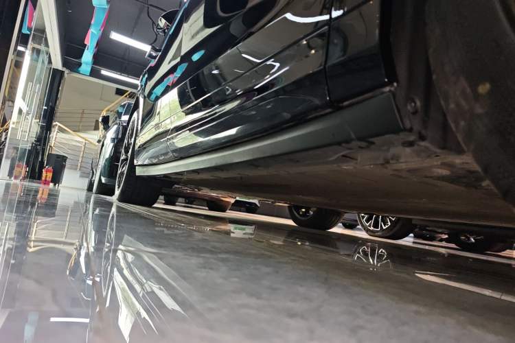 Used Zeekr 7X 2025 100 kWh Long-Range Rear-Wheel Drive with Intelligent Driving Features
