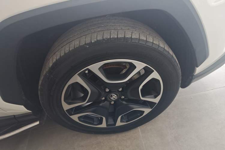 Used Toyota RAV4 2020 2.0L CVT Four-Wheel Drive Prestige Edition