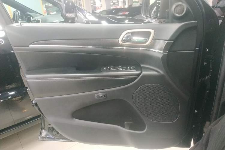 Used  Grand Cherokee 2017 3.0L Comfort Navigation Edition
