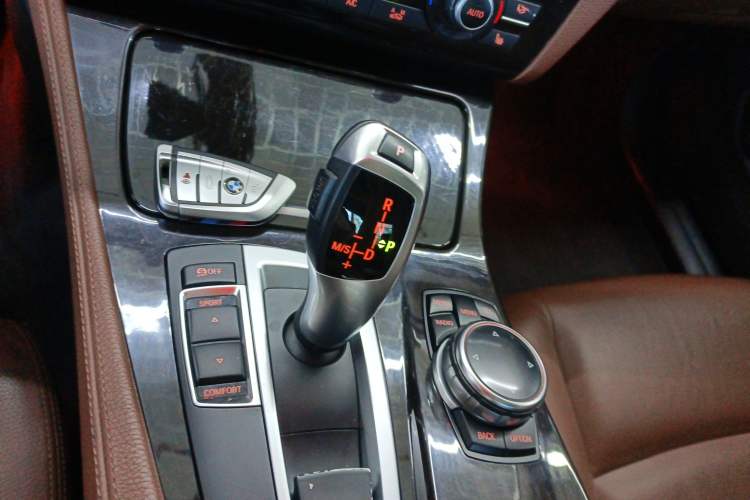 Used BMW 5 Series 2014 535Li Leading Model