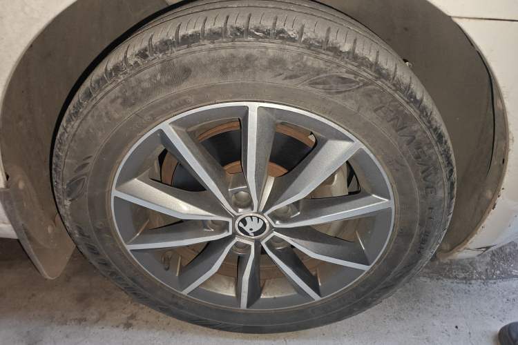 Used Skoda Octavia 2017 Classic Model 1.6L Manual Comfort Edition