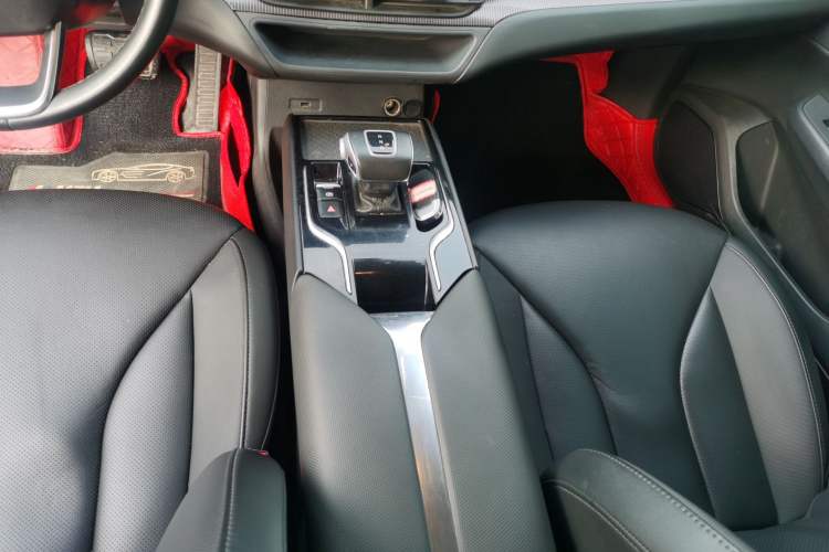 Used Hongqi E-QM5 2022 431 km Charge & Enjoy Edition
