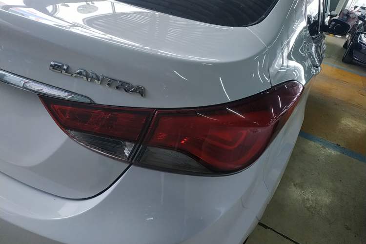 Used Hyundai Elantra 2016 1.6L Automatic Smart Version
