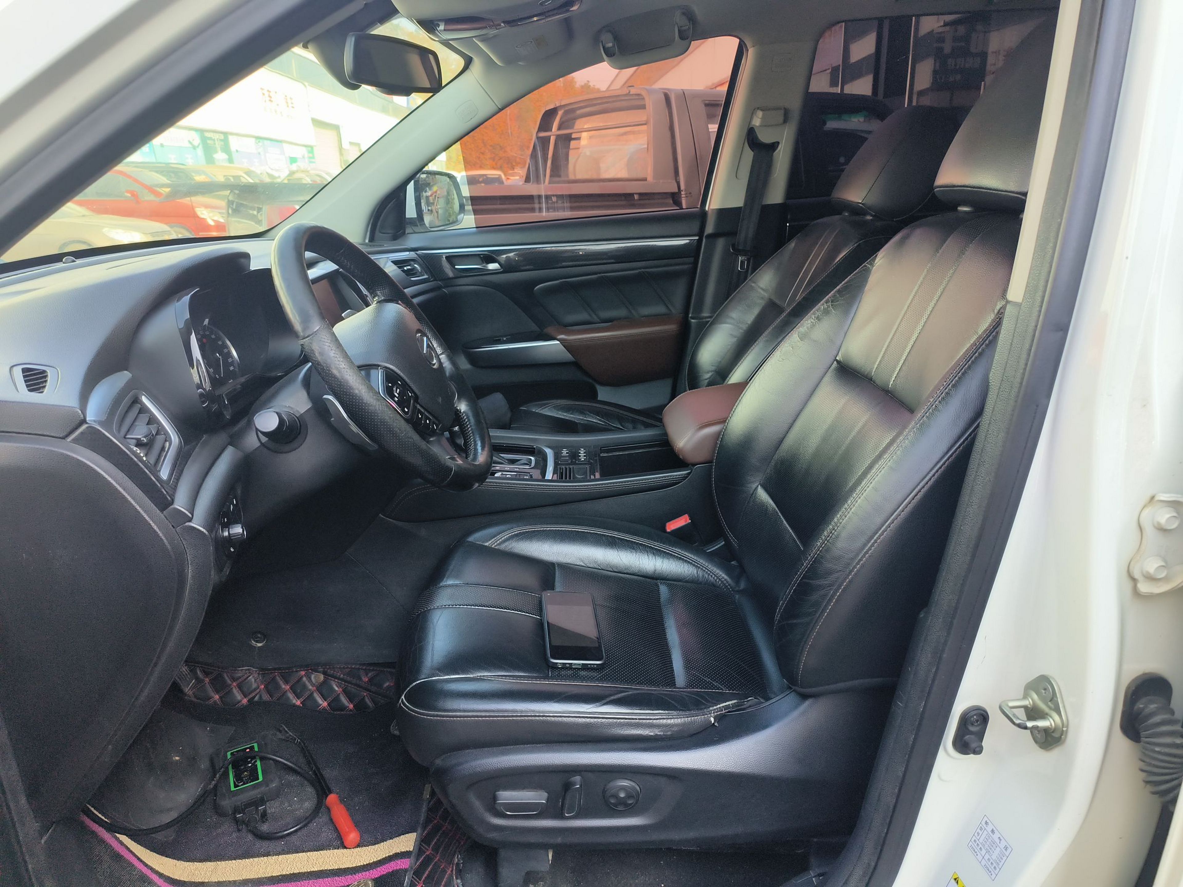 Переднее сиденье в автомобиле