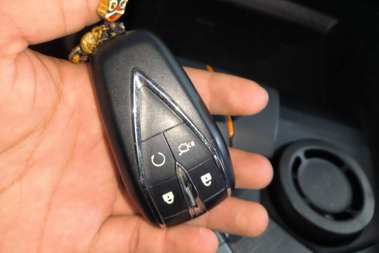 Used Changan UNI-V 2023 1.5T Prestige Model
