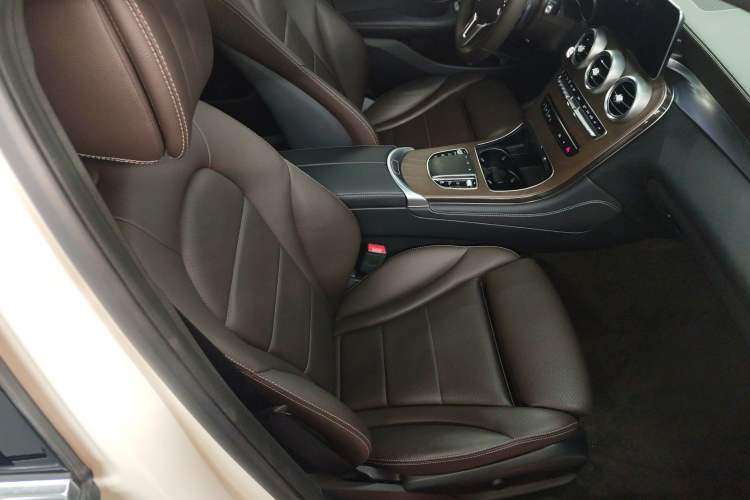 Used Mercedes-Benz GLC 2020 Facelift GLC 260 L 4MATIC Luxury Edition
