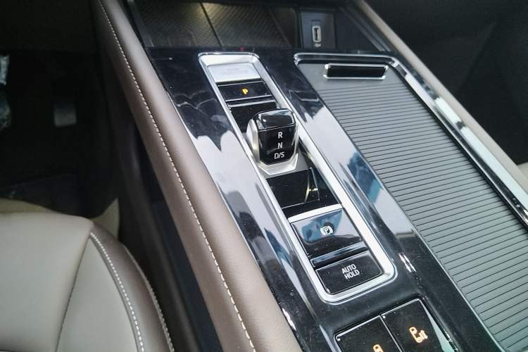 Used Volkswagen Viloran 2024 330TSI Luxury Edition