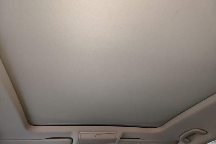 Used Volkswagen Tiguan L 2023 330TSI Automatic Two-Wheel Drive R-Line Enjoyment Edition
