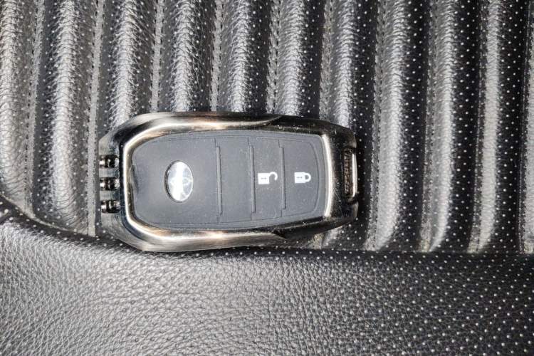 Used Toyota Highlander 2018 2.0T Four-Wheel Drive Luxury Version 7 Seats China VI Standard
