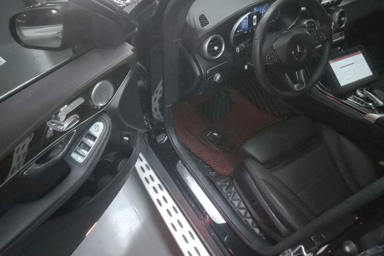 Used Mercedes-Benz GLC 2019 GLC 260 L 4MATIC Dynamic Model
