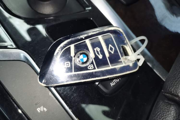 Used BMW 5 Series 2018 525Li Luxury Package
