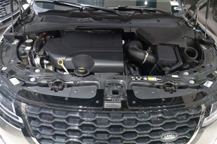 Used Land Rover Range Rover Evoque 2021 Range Rover L 249 PS R-Dynamic SE Luxury Edition
