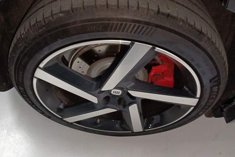 Used  YU7 2025 Ultra-Long Range High-Performance All-Wheel-Drive Max Edition
