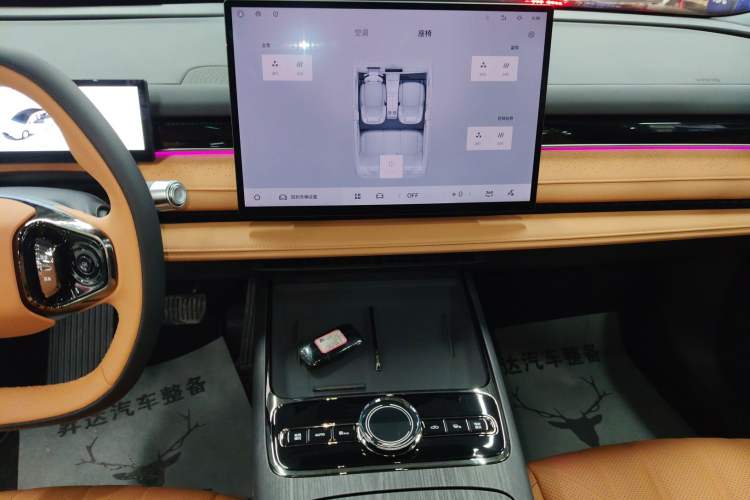 Used  Galaxy 8 2025 130km EM-i Prestige Edition
