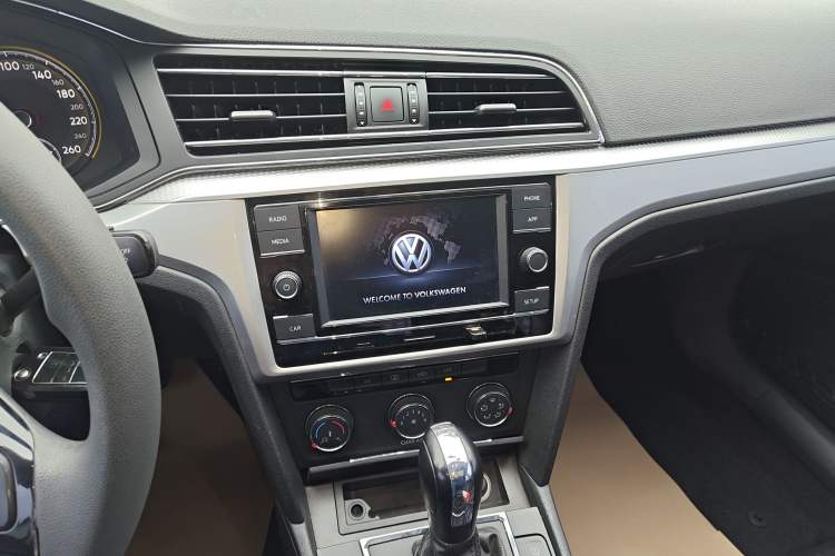 Used Volkswagen Lamando 2019 230TSI DSG Vision Edition China VI Standard
