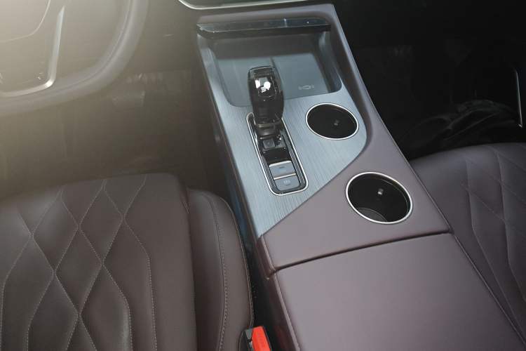 Used Jetour X90 PRO 2024 1.6T DCT Ultimate 7-Seater
