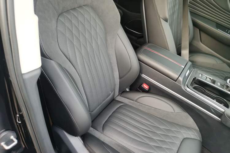 Used Hongqi HS5 2023 2.0T Qixiang Pro Edition
