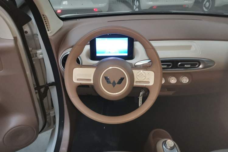 Used Wuling Hongguang MINIEV 2025 Four-Door Version Advanced Edition
