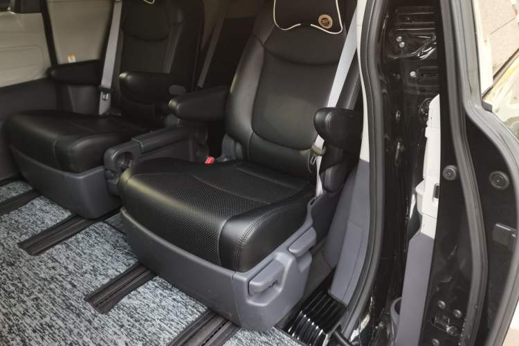 Used Toyota Sienna 2024 2.5L Hybrid Comfort Edition