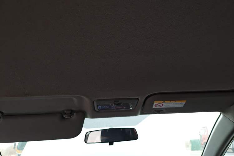 Used Toyota YARiS L 2016 Revised 1.3E Manual – Charming Edition
