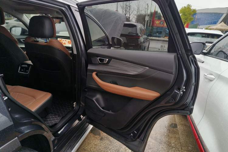 Used Chery Tiggo 8 PLUS 2021 290TGDI DCT Luxury Edition
