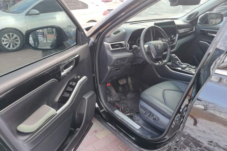 Used Toyota Highlander 2023 2.5L Smart Electric Hybrid Dual-Motor All-Wheel-Drive Luxury 7-Seater
