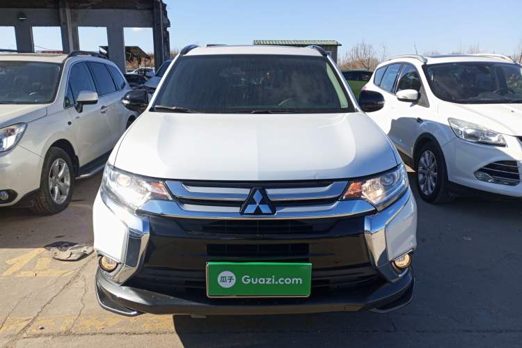 Used Mitsubishi Outlander 2018 2.0L Two-Wheel Drive Glory Edition 5 Seats