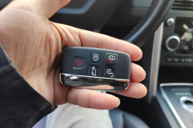 Used Land Rover Discovery Sport 2016 2.0T SE
